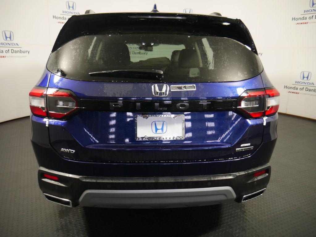 new 2025 Honda Pilot car, priced at $51,825