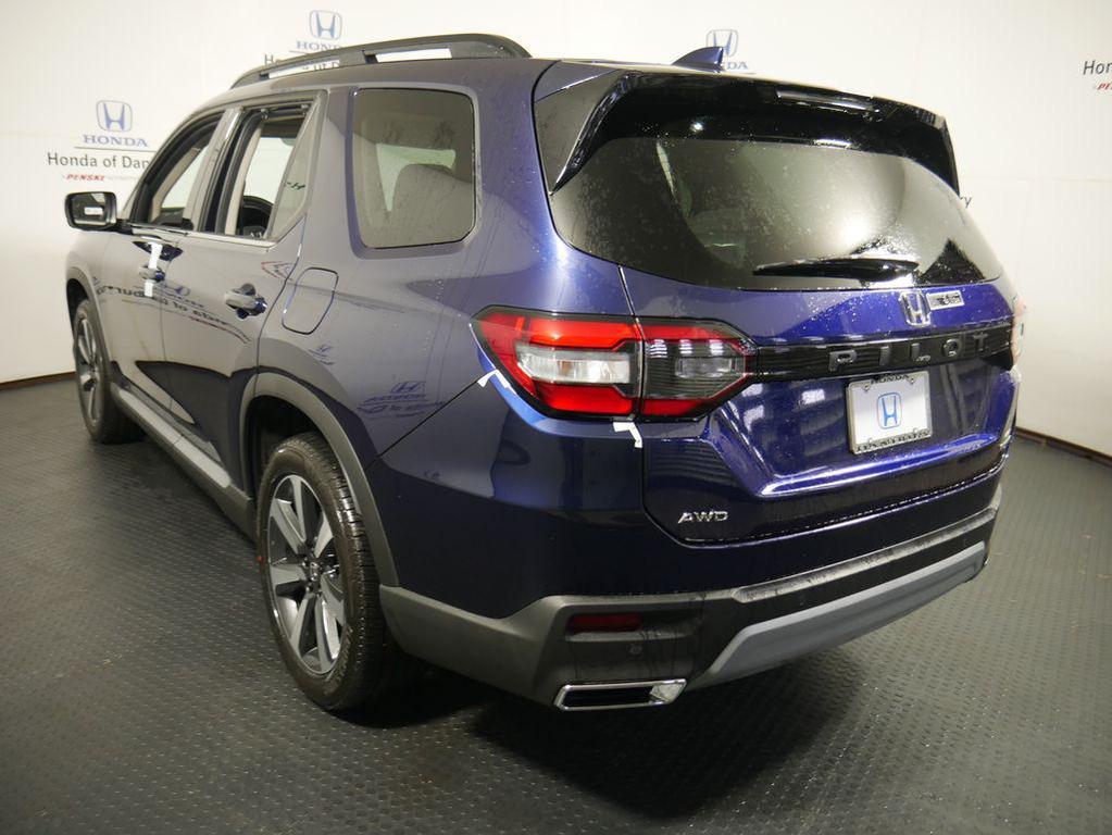 new 2025 Honda Pilot car, priced at $51,825
