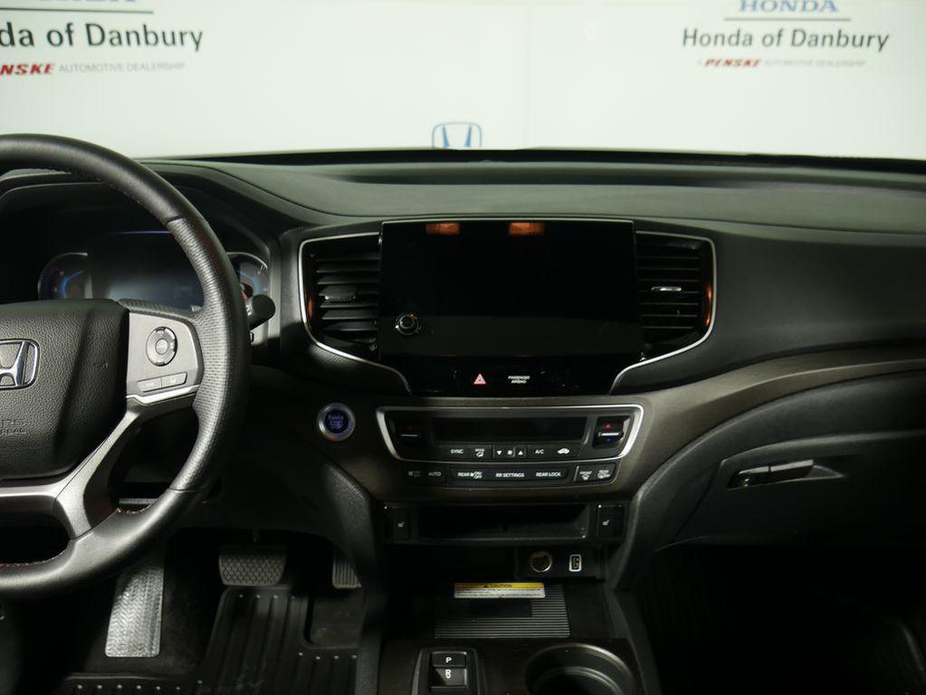 used 2022 Honda Pilot car, priced at $31,495