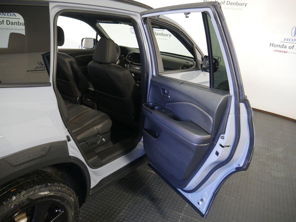 used 2022 Honda Pilot car, priced at $31,495