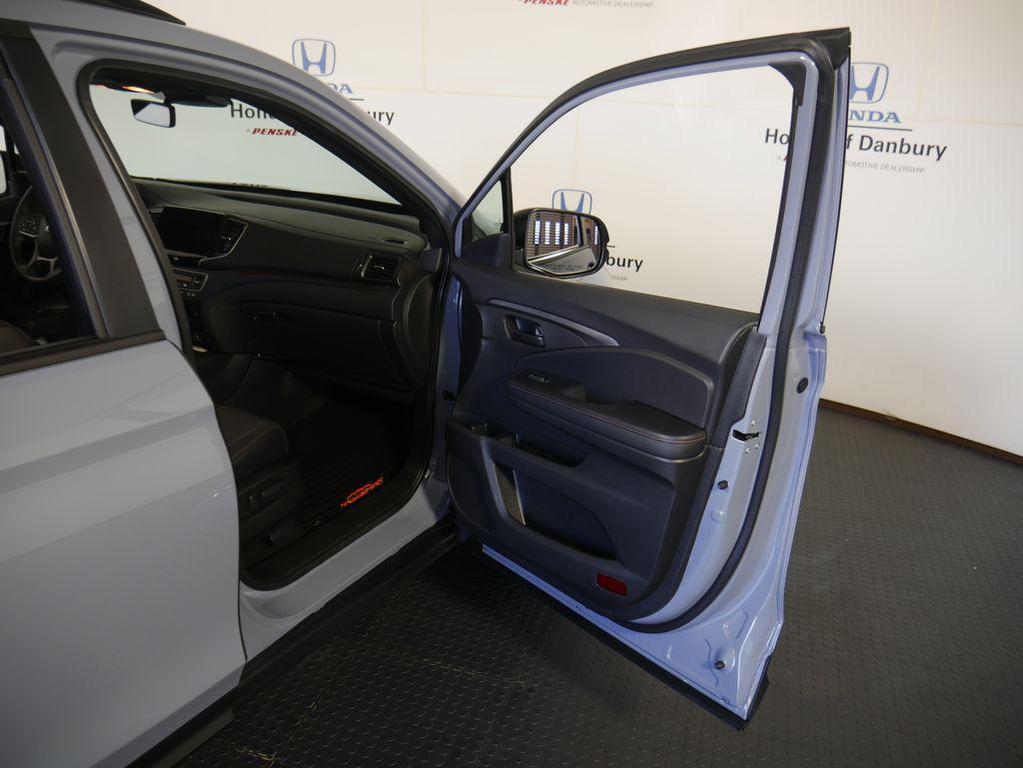 used 2022 Honda Pilot car, priced at $31,495