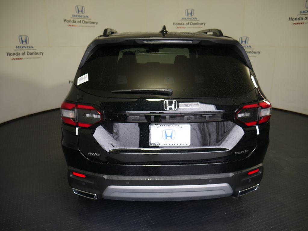 new 2025 Honda Pilot car, priced at $54,575