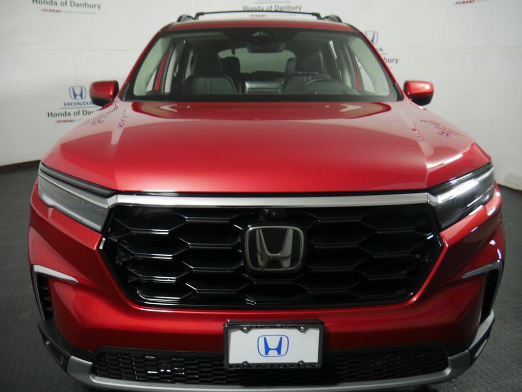 used 2025 Honda Pilot car, priced at $46,995