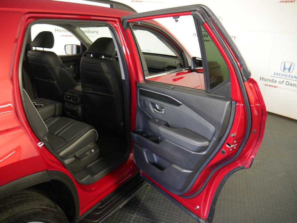 used 2025 Honda Pilot car, priced at $46,995
