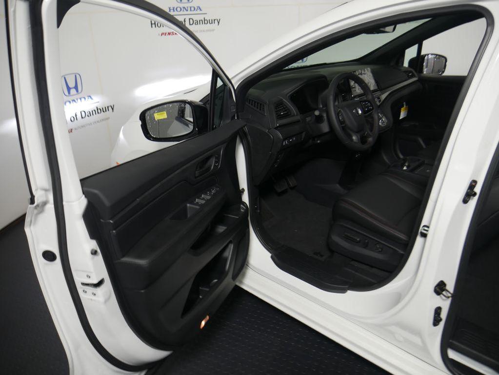 new 2026 Honda Odyssey car, priced at $46,210