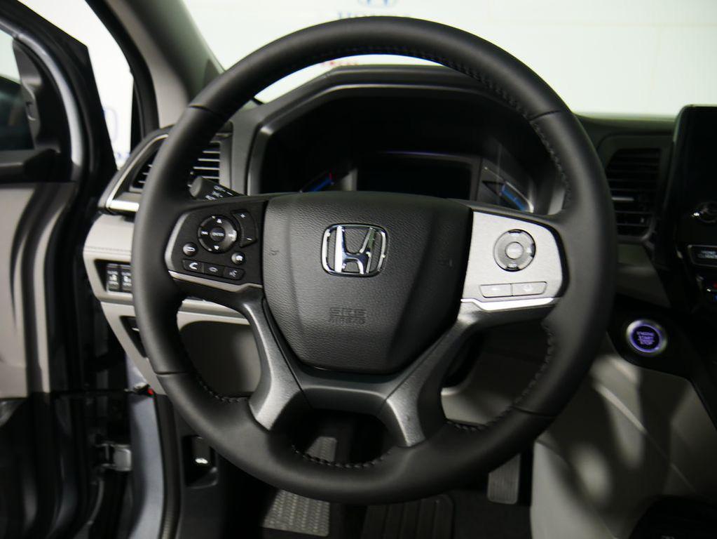 new 2026 Honda Odyssey car, priced at $44,290