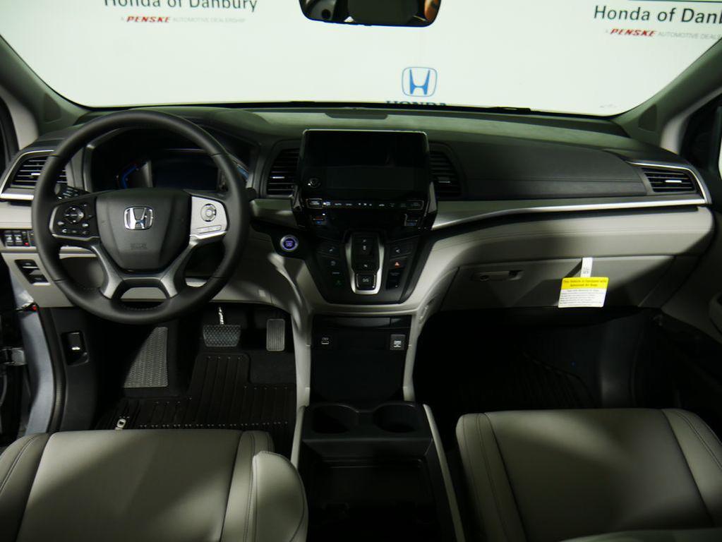 new 2026 Honda Odyssey car, priced at $44,290