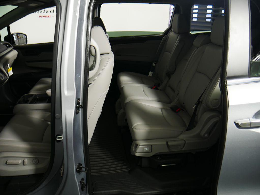 new 2026 Honda Odyssey car, priced at $44,290