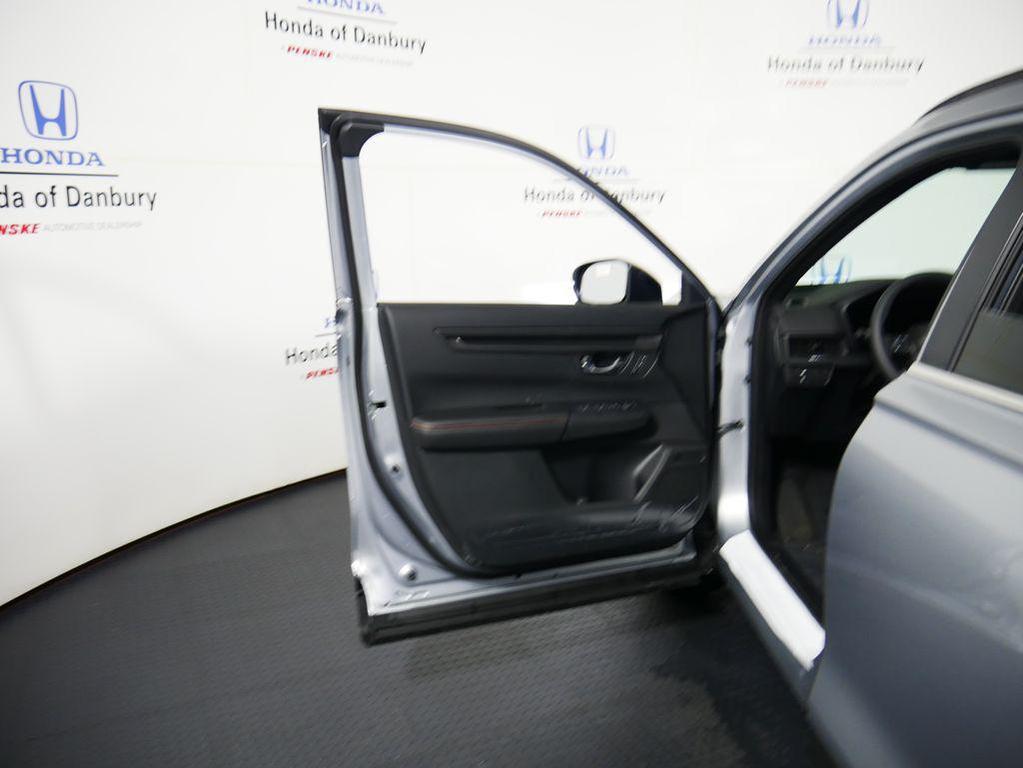 new 2026 Honda CR-V Hybrid car, priced at $41,675