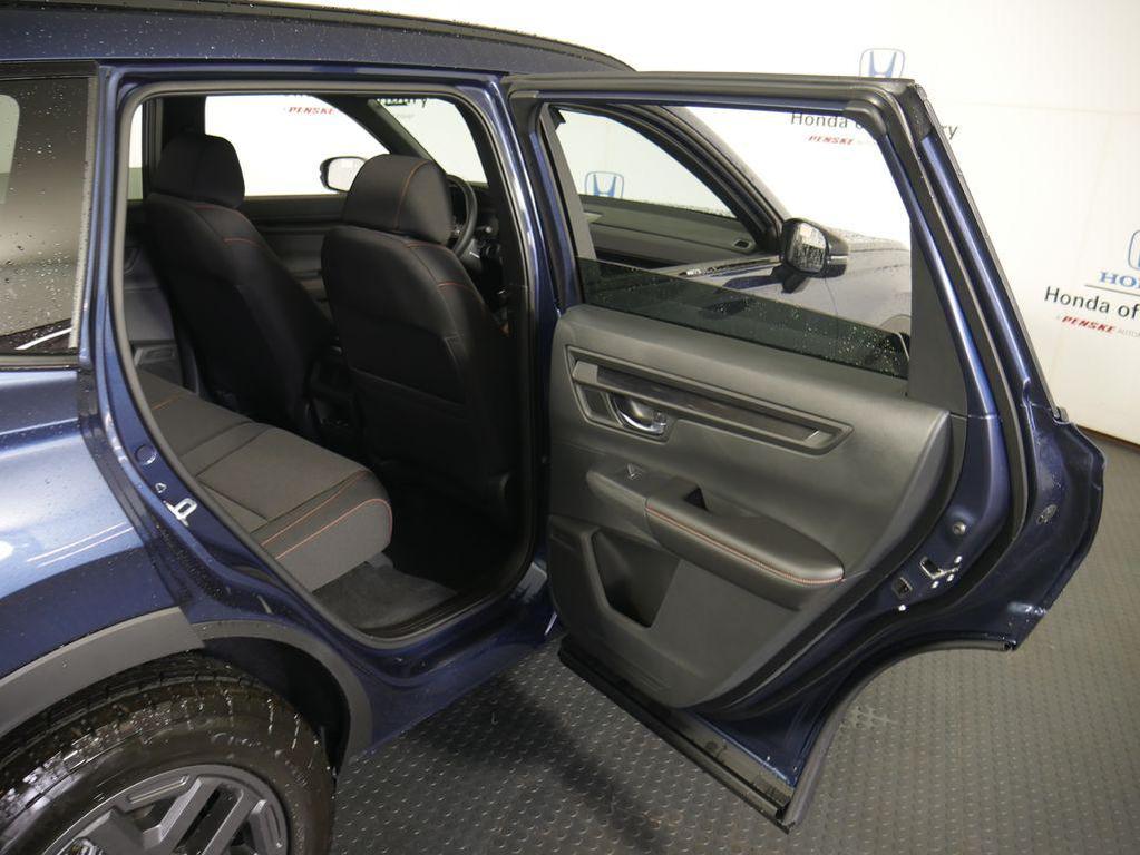 new 2026 Honda CR-V Hybrid car, priced at $40,250