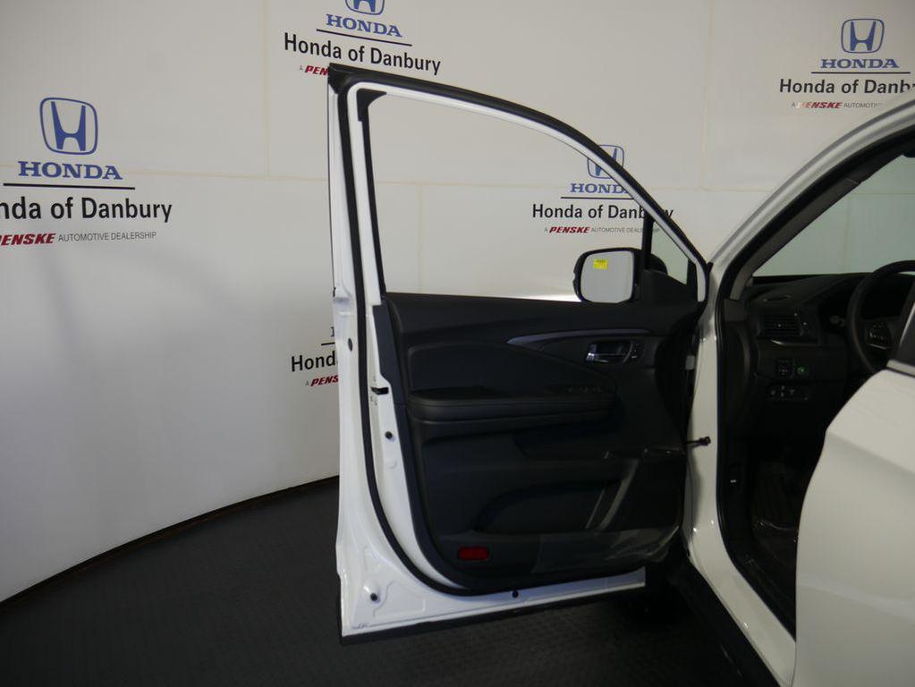 new 2025 Honda Ridgeline car, priced at $45,080