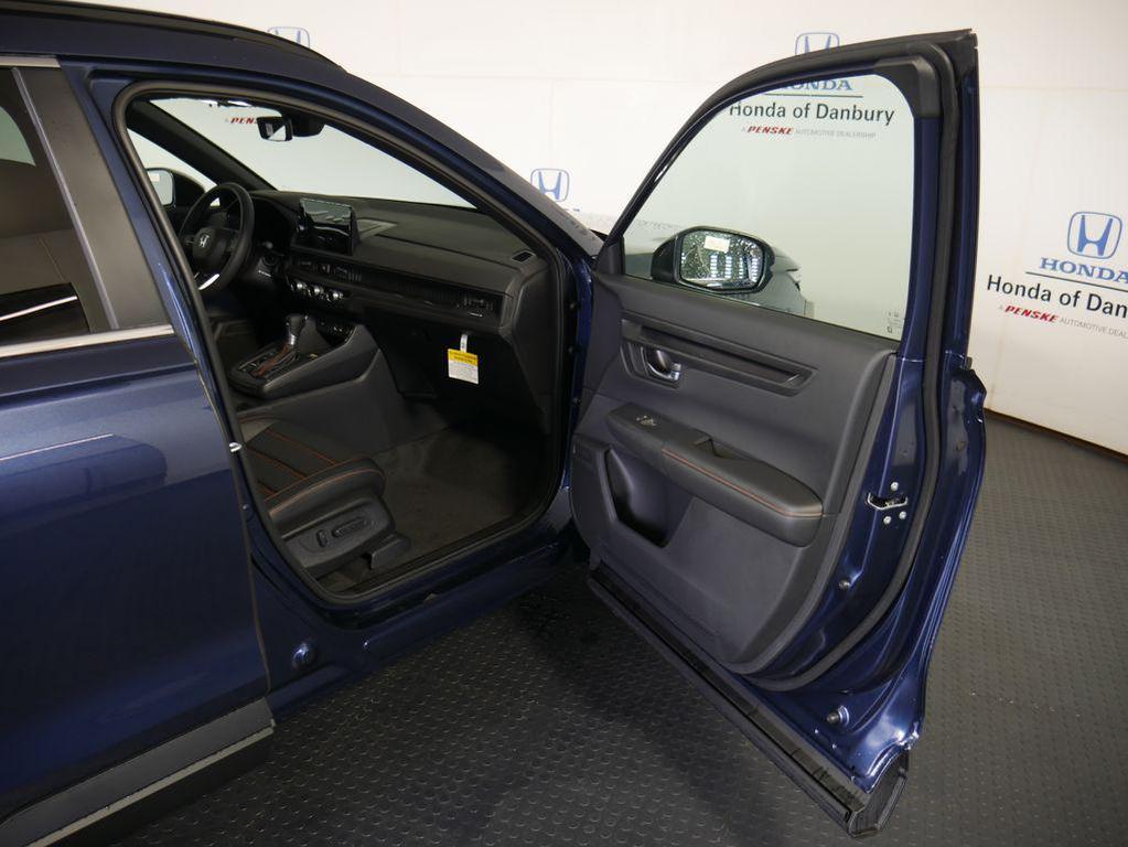 new 2026 Honda CR-V Hybrid car, priced at $41,675