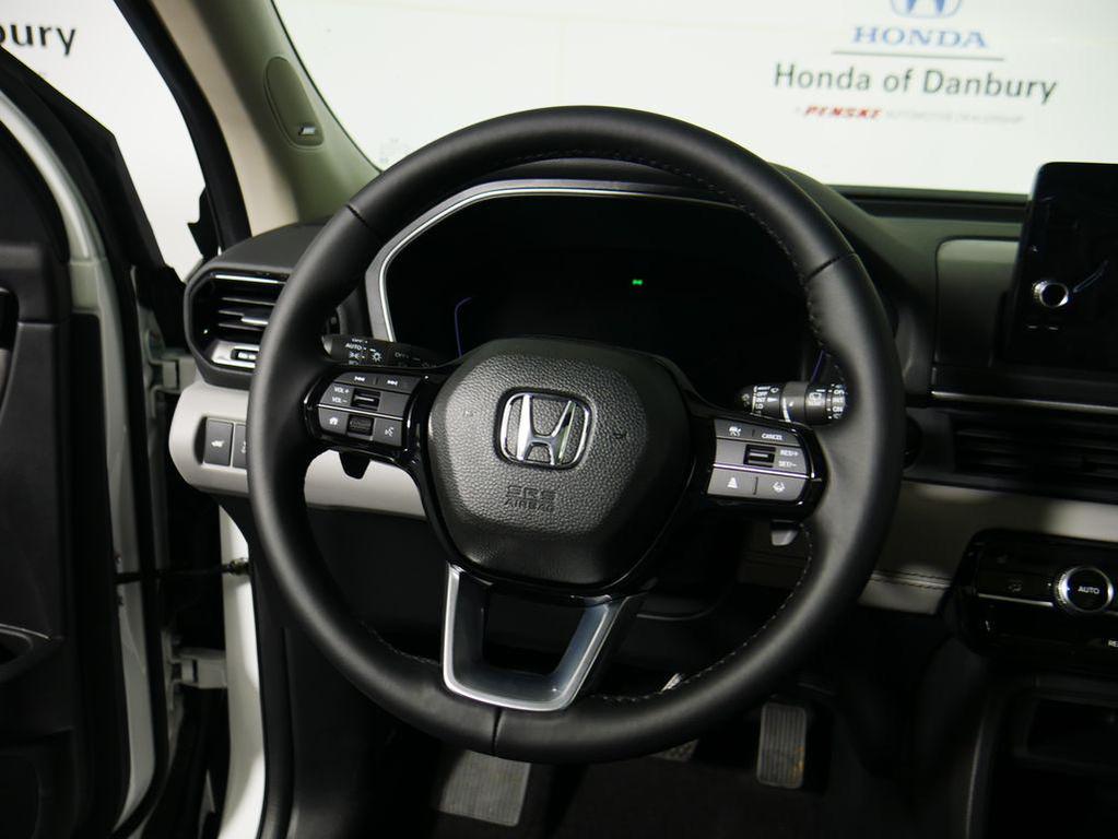 new 2025 Honda Pilot car, priced at $51,505