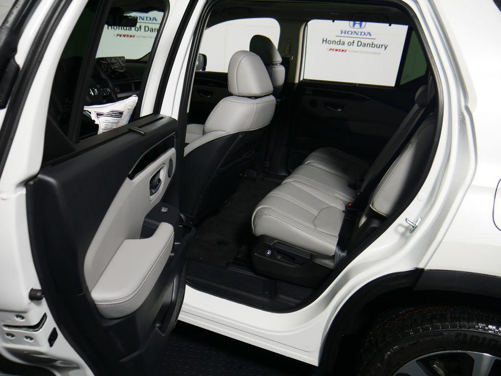 new 2025 Honda Pilot car, priced at $51,505