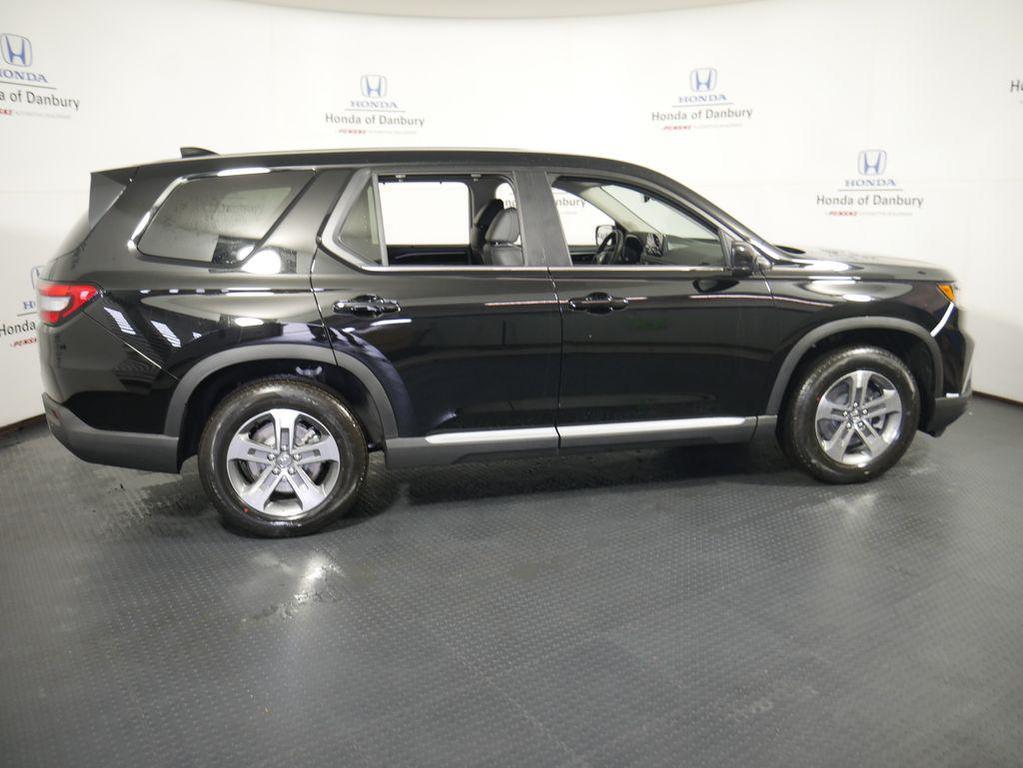 new 2025 Honda Pilot car, priced at $47,825