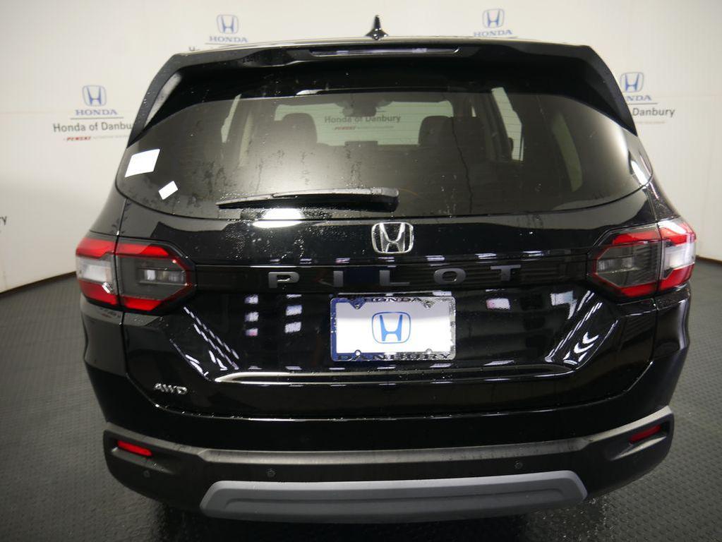 new 2025 Honda Pilot car, priced at $47,825