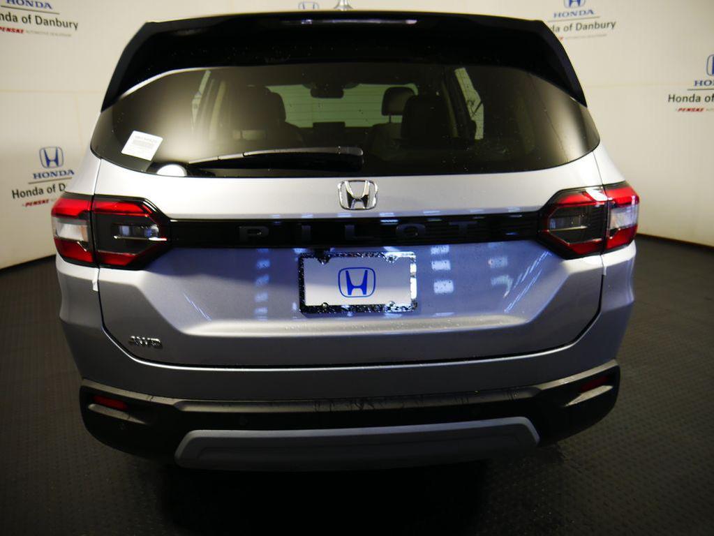 new 2025 Honda Pilot car, priced at $47,095