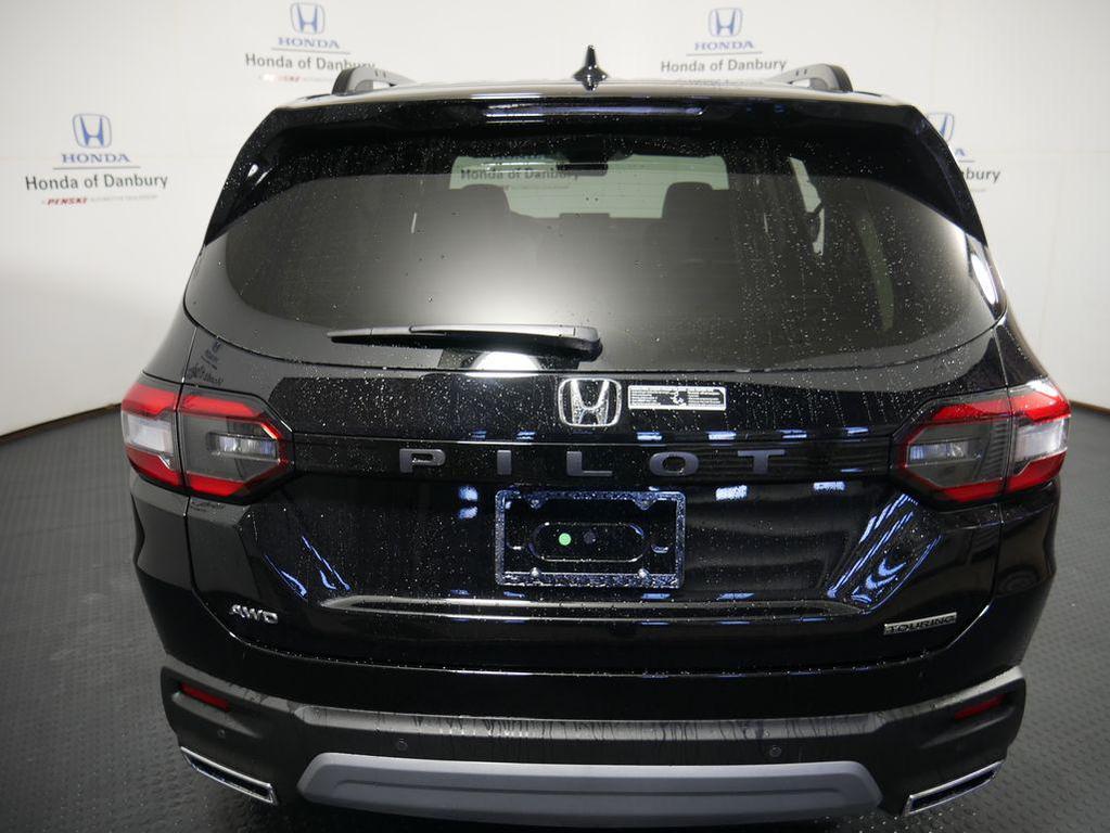 new 2025 Honda Pilot car, priced at $51,095