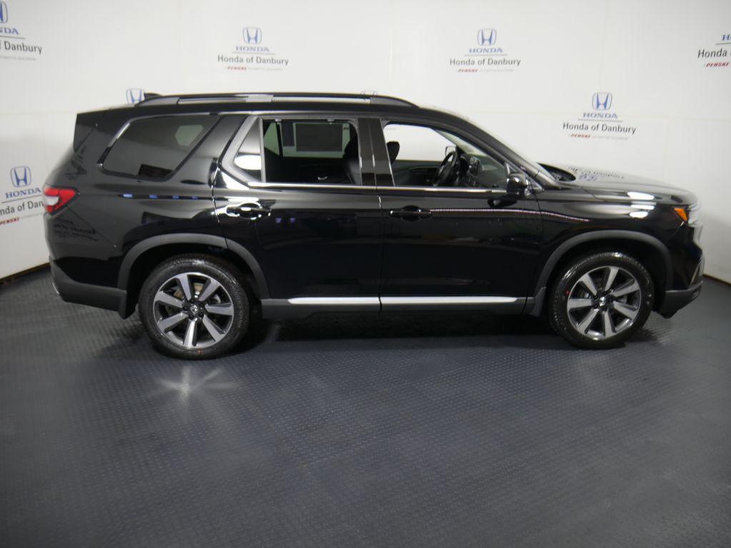 new 2025 Honda Pilot car, priced at $51,095