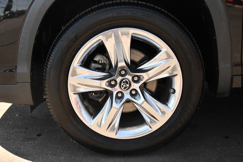 used 2019 Toyota Highlander car, priced at $29,664