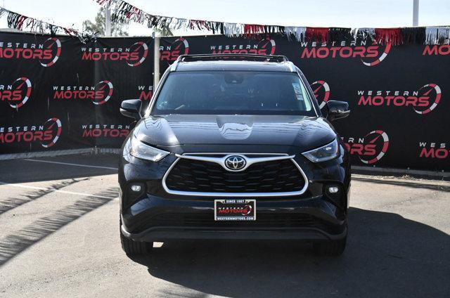 used 2021 Toyota Highlander car, priced at $29,989