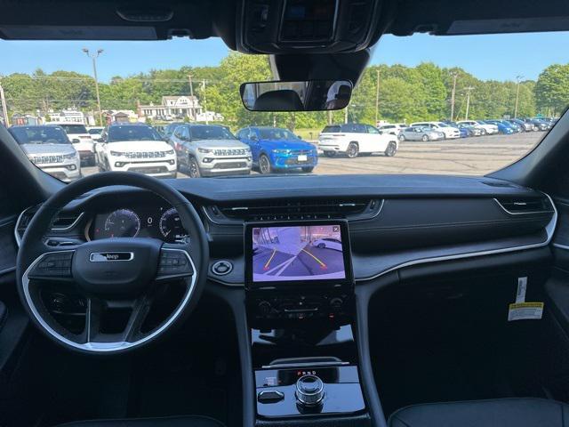 new 2025 Jeep Grand Cherokee L car