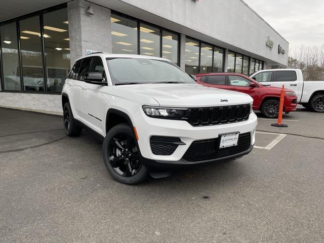new 2025 Jeep Grand Cherokee car, priced at $47,780