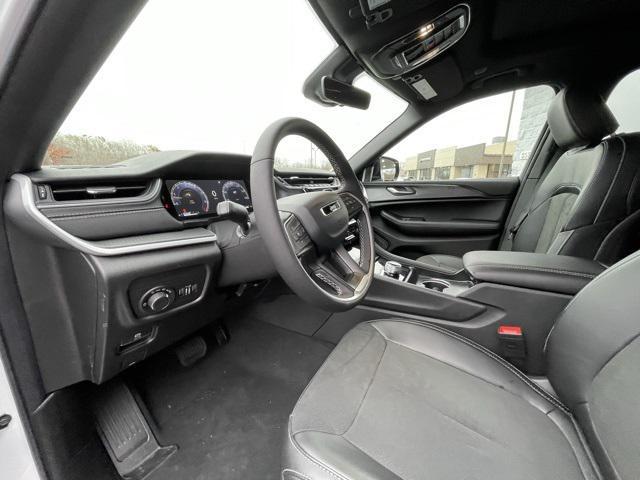 new 2025 Jeep Grand Cherokee car, priced at $47,780