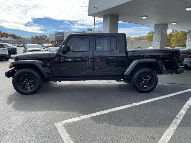 used 2022 Jeep Gladiator car, priced at $31,974