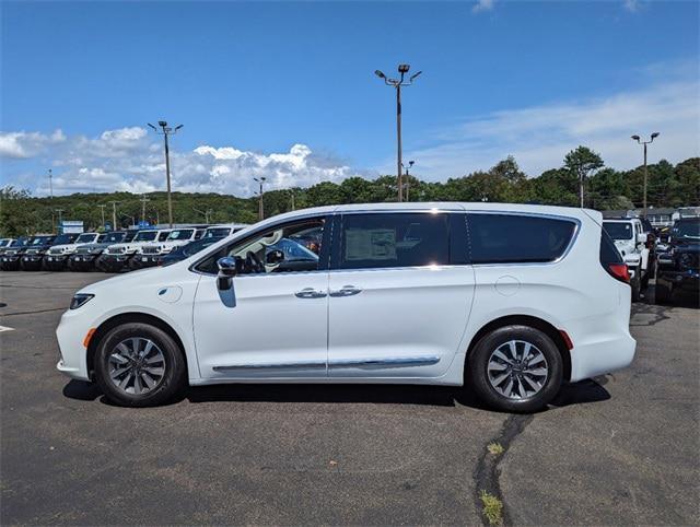 new 2023 Chrysler Pacifica Hybrid car, priced at $59,985