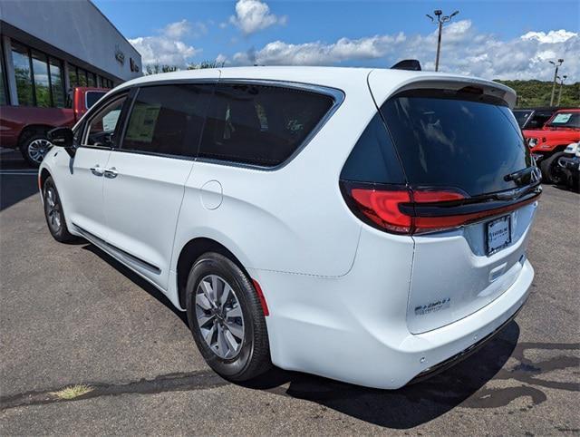 new 2023 Chrysler Pacifica Hybrid car, priced at $59,985