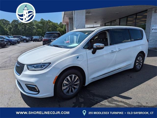 new 2023 Chrysler Pacifica Hybrid car, priced at $59,985