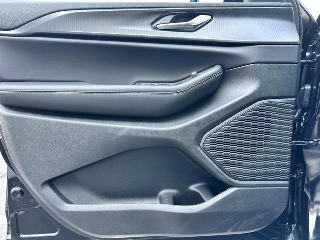 new 2025 Jeep Grand Cherokee car, priced at $46,730