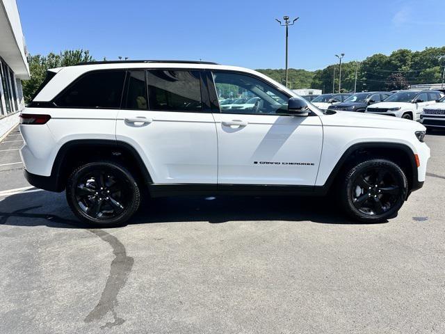 new 2025 Jeep Grand Cherokee car