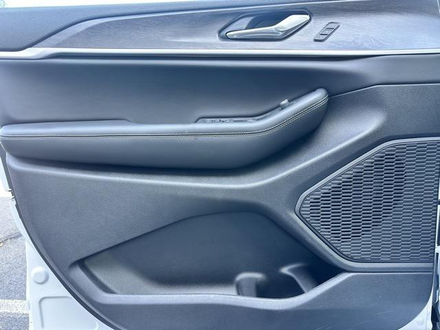 new 2025 Jeep Grand Cherokee L car, priced at $48,900