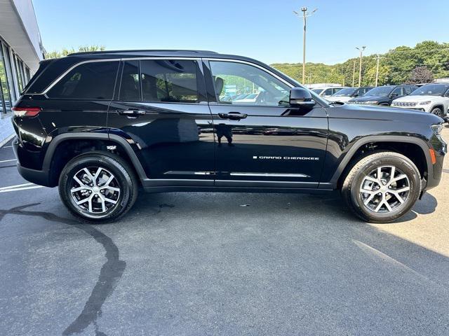 new 2025 Jeep Grand Cherokee car, priced at $50,010