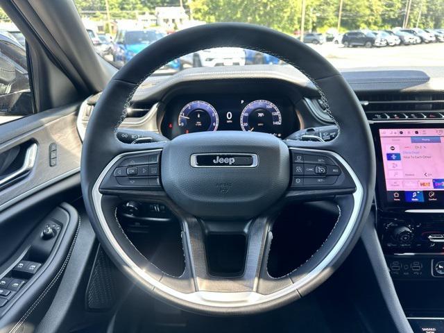 new 2025 Jeep Grand Cherokee car, priced at $50,010