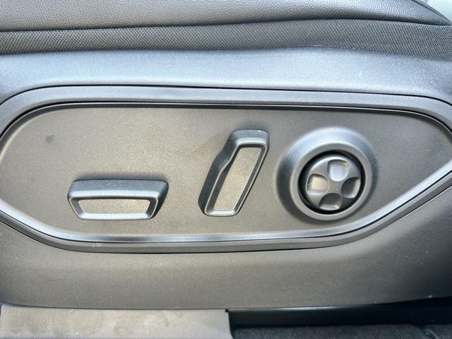 new 2025 Jeep Grand Cherokee car, priced at $50,010