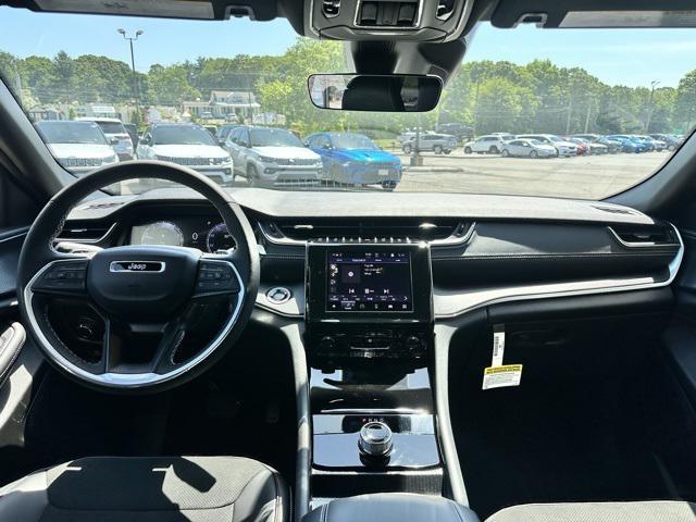 new 2025 Jeep Grand Cherokee car, priced at $46,730