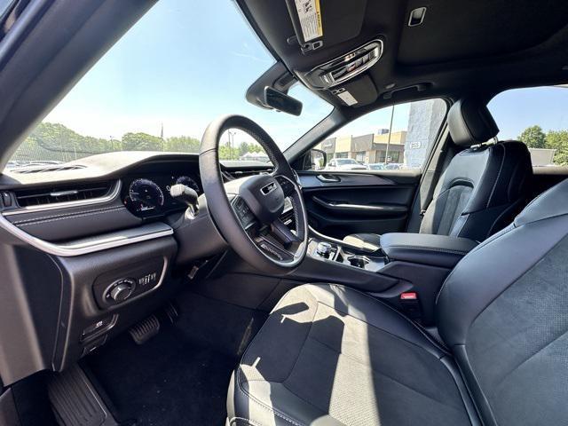 new 2025 Jeep Grand Cherokee car, priced at $46,730