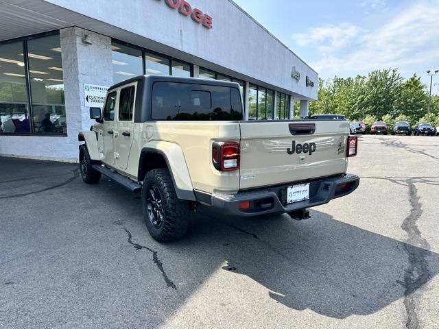 used 2022 Jeep Gladiator car, priced at $34,434