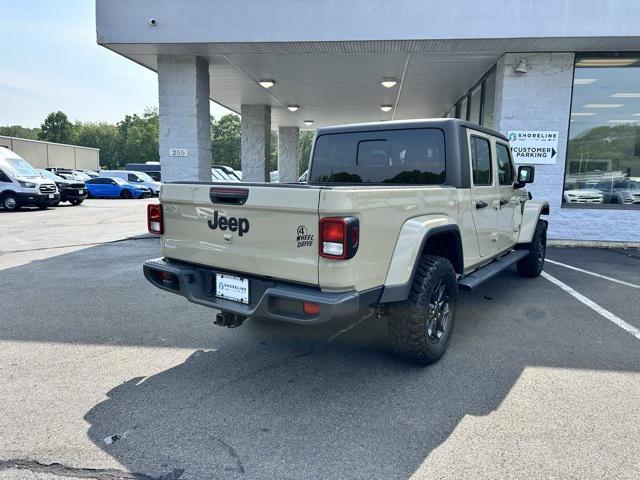 used 2022 Jeep Gladiator car, priced at $34,434