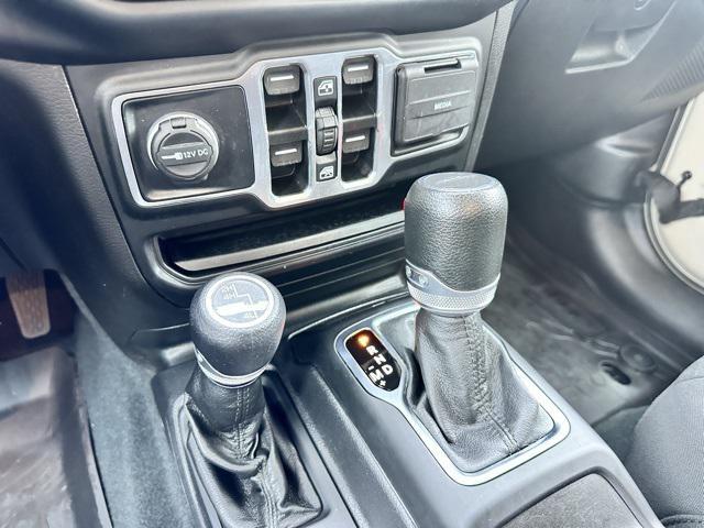 used 2022 Jeep Gladiator car, priced at $34,434