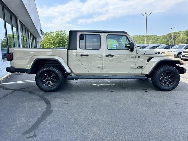 used 2022 Jeep Gladiator car, priced at $34,434