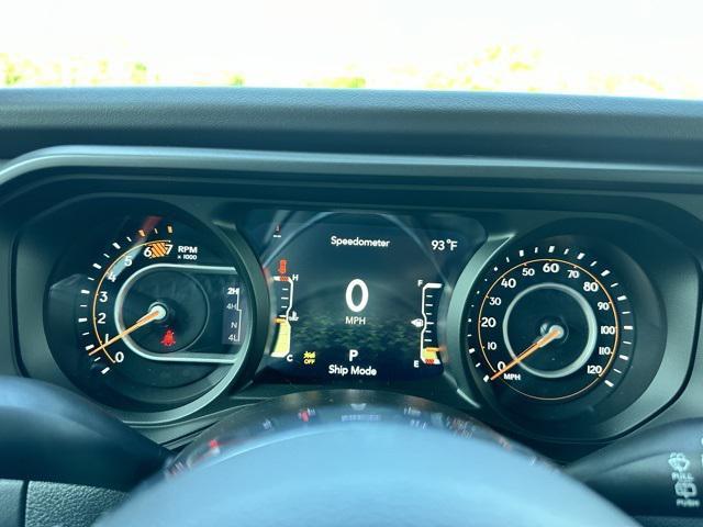 new 2025 Jeep Wrangler car, priced at $61,120
