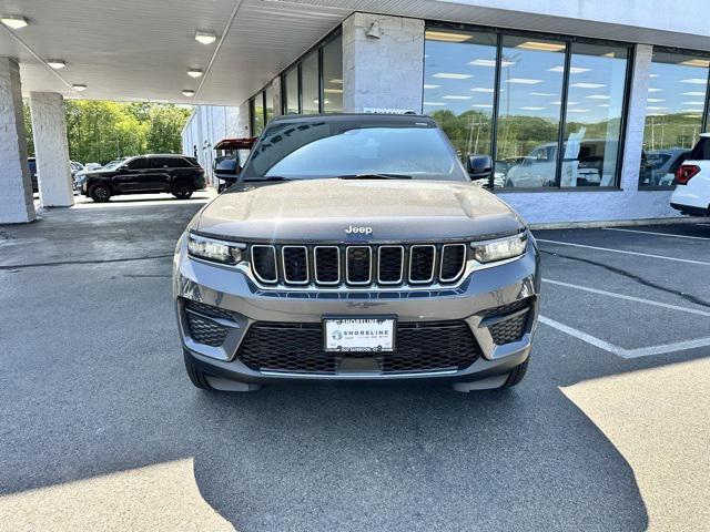 new 2025 Jeep Grand Cherokee car, priced at $42,375