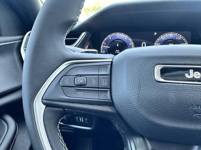 new 2025 Jeep Grand Cherokee car, priced at $42,375