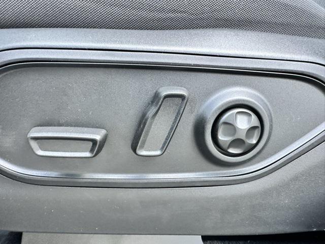new 2025 Jeep Grand Cherokee car, priced at $42,375