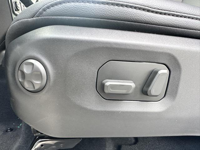 new 2025 Jeep Wrangler car, priced at $56,530