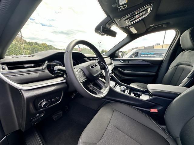 new 2025 Jeep Grand Cherokee L car, priced at $45,920